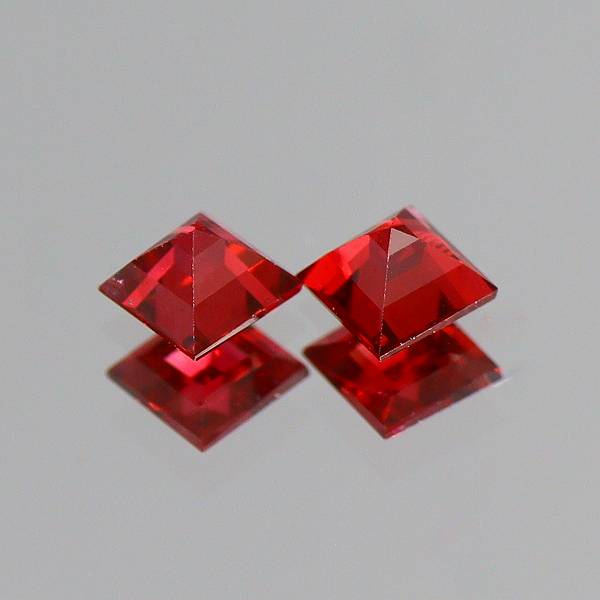 天然スピネル 0.24ct 【レッド】 ペア ミャンマー