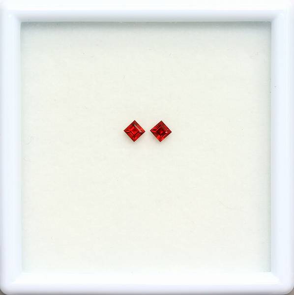 天然スピネル 0.24ct 【レッド】 ペア ミャンマー