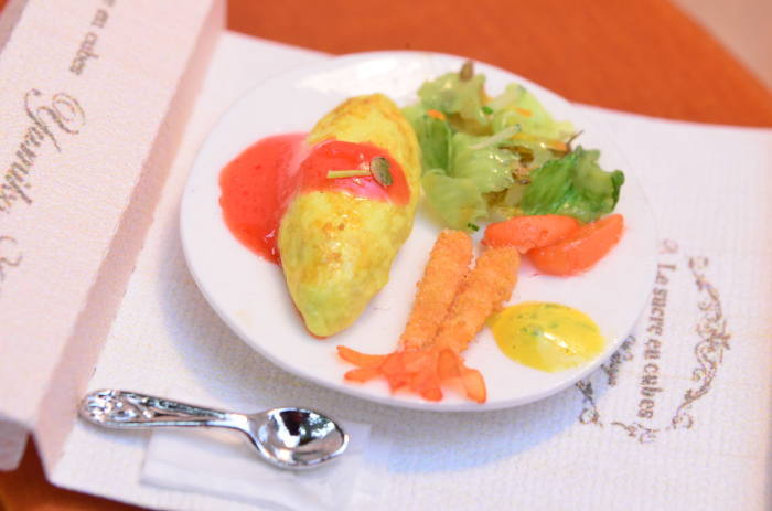 ★【販売終了】ミニチュアフード オムライスA 作家：糟谷由美子さん [品番：26985][m-s]【ネコポス配送対応】