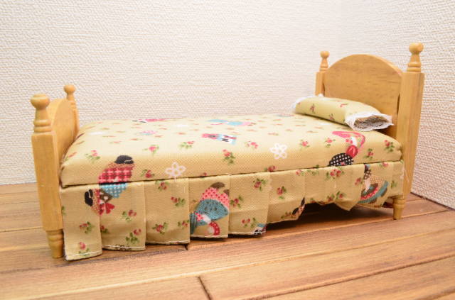ミニチュア　豪華なベッド　木製 ミニチュア 豪華なベッド 木製