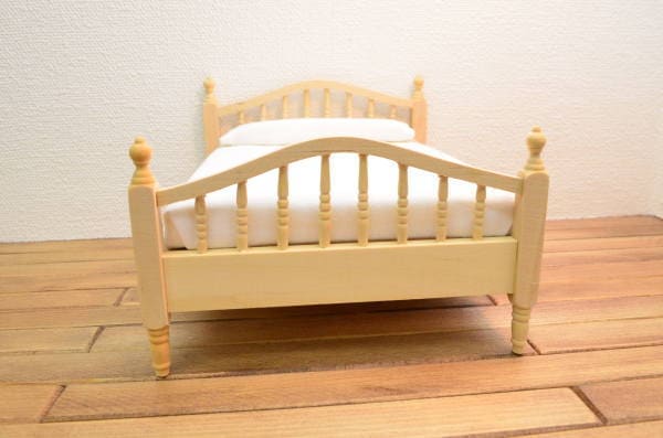 ミニチュア家具 クラシック ダブルベッド ヘッドボートバータイプ (無