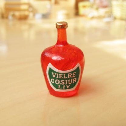 ミニチュア雑貨 赤のウイスキーボトル [B(Q-86)][m-s]【ネコポス配送対応】