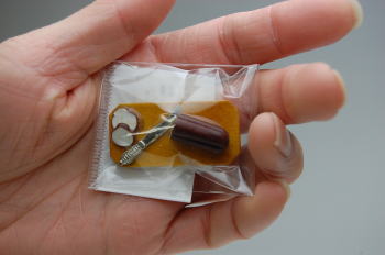 ミニチュア雑貨 カッティングボード チーズ＆ナイフ付き[MWD17] [m-s][imp] 【ネコポス配送対応】