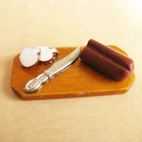 ミニチュア雑貨 カッティングボード チーズ＆ナイフ付き[MWD17] [m-s][imp] 【ネコポス配送対応】