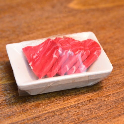 ミニチュアフード 肉パックシリーズ(A) [BUT1] 牛肉 品番：28562 [m-s][imp](1/12スケール)【ネコポス配送対応】