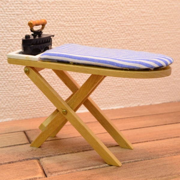 ミニチュア雑貨 アイロン台 アイロン付き [HM35] [m-s][imp]【 ネコポス不可 】