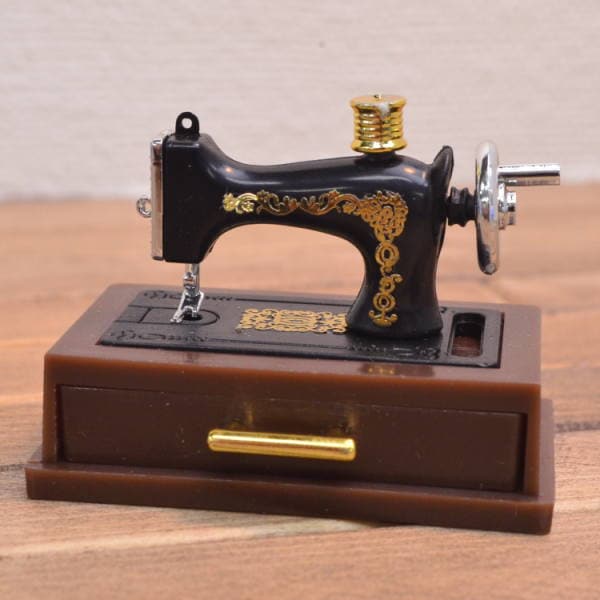 ミニチュア雑貨 黒のミシン プラスチック製 [HM44B] [m-s][imp] 【 ネコポス不可 】