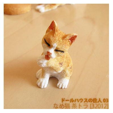 ミニチュア雑貨 ドールハウスの住人03　なめ猫 茶トラ[NY32012][m-s]【ネコポス配送対応】