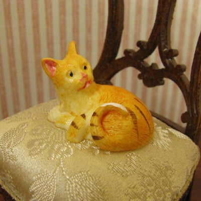 ミニチュア雑貨 ドールハウスの住人 丸まり猫 茶トラ [NY32014] [m-s]【ネコポス配送対応】【C】