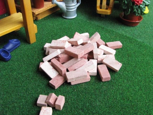 ミニチュア雑貨 ミニミニレンガ　325個セット　半サイズ60個付き 【使い古し風】[AAM0208][m-s]【 ネコポス不可 】【C】