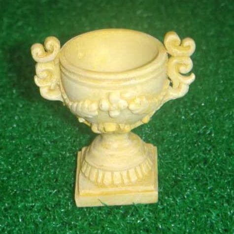 ミニチュア雑貨 アイボリーのデコラティブなストーンアーン [MWJC27][m-s]【 ネコポス不可 】【C】