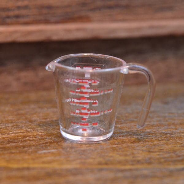ミニチュア雑貨 ガラス製計量カップ 作家：ミニチュア工房 利佳 さん [品番：28701] [m-s] 【ネコポス配送対応】