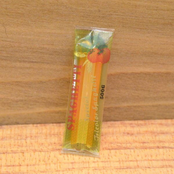 ミニチュアフード パスタ 袋タイプ(A) 作家：ミニチュア工房 利佳 さん [品番：28718] [m-s] 【ネコポス配送対応】