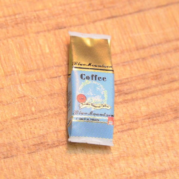 ミニチュアフード コーヒーパック (水色) 作家：ミニチュア工房 利佳 さん [品番：28725] [m-s] 【ネコポス配送対応】