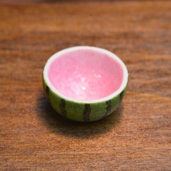 ミニチュア雑貨 スイカのお皿(大) 陶器製 作家：槙桂子 さん [品番：28734] [m-s] 【ネコポス配送対応】