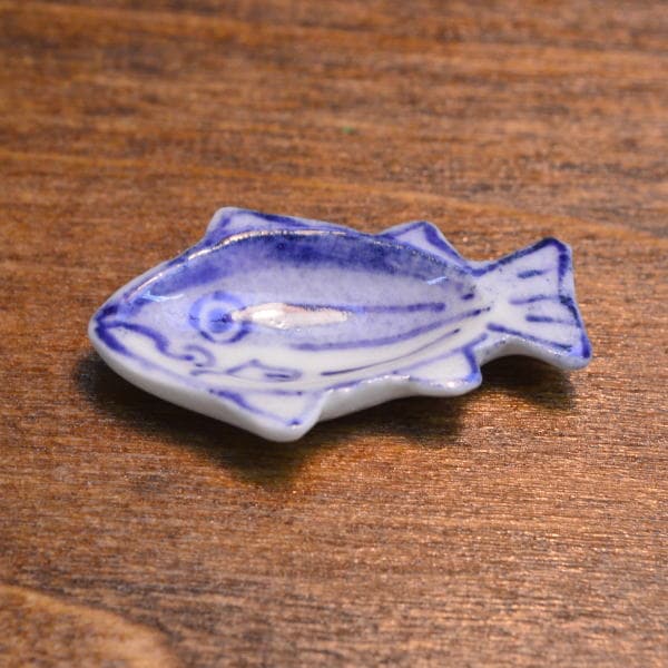 ミニチュア雑貨 お魚のお皿 陶器製 作家：槙桂子 さん [品番：28736] [m-s] 【ネコポス配送対応】