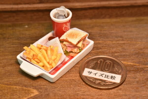 ミニチュアフード ファストフードトレー(4) [SM-TFF04] [m-s]※ロットによりトレーのマットの色が変更になる場合があります【 ネコポス不可 】【C】