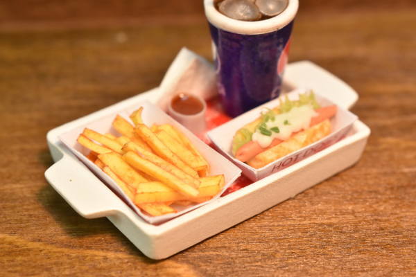 ミニチュアフード ファストフードトレー(9) [SM-TFF09] [m-s]※ロットによりトレーのマットの色が変更になる場合があります【 ネコポス不可 】【C】