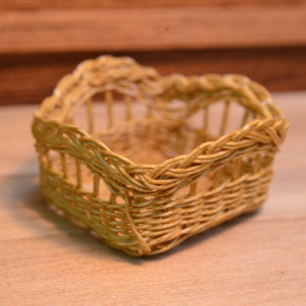 ミニチュア雑貨 かご 四角 バスケット (色：ナチュラル) 作家：糟谷 