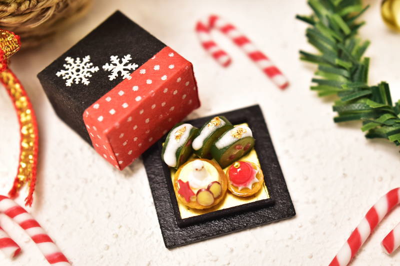 Xmas ミニチュアフード 雪だるまとサンタのクリスマススイーツ和