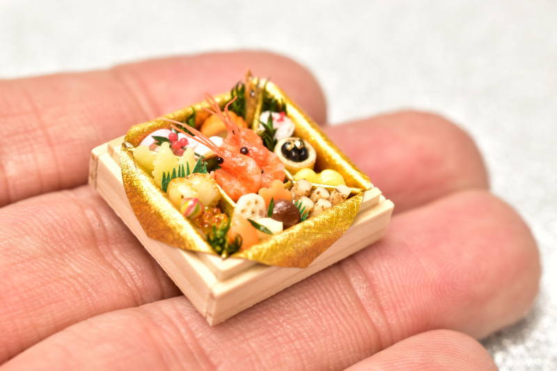 BANDAI NAMCO プチおせち 5個セット 劇場版最新作も公開中の大人気TVアニメが豪華おせちになって数量