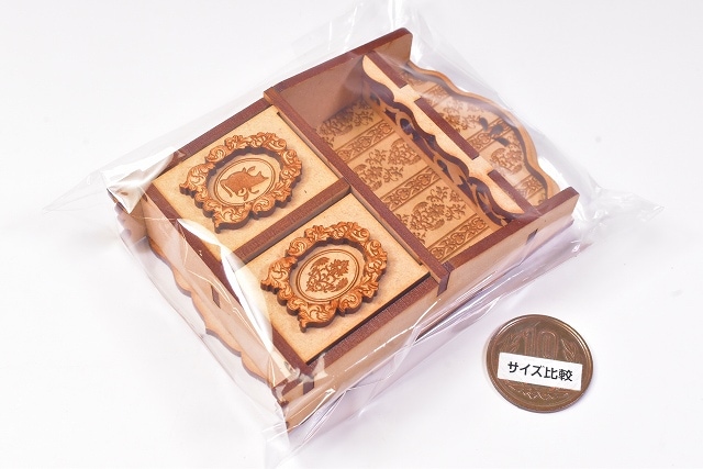 猫のミニチュア 開く扉のカップボード 1/12スケール ドールハウス [m-s