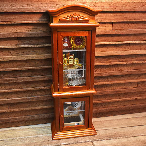 ロイターポーセリン木製ミニチュアキャビネット