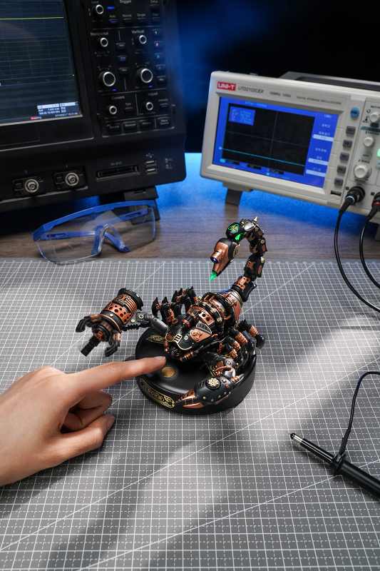 送料無料】ROBOTIME ROKR 3D立体パズル DIY金属昆虫モデル 【MI04