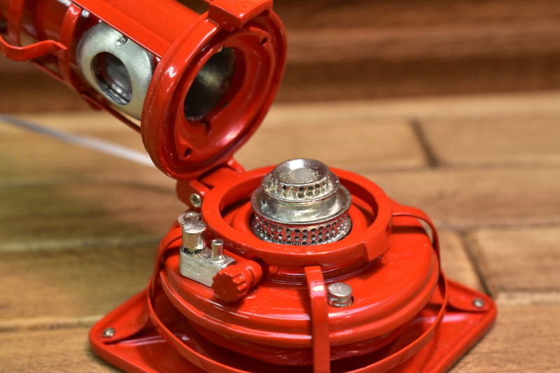 送料無料】ミニチュア雑貨 昭和のストーブ：レッド電気付き 作家：ミニ