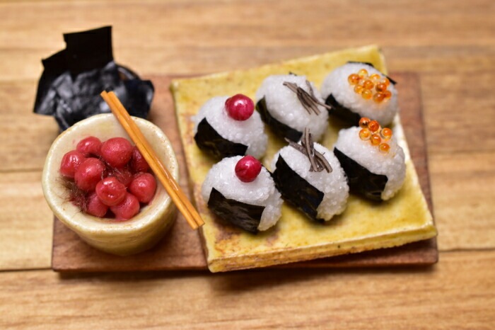 展示のみ】ミニチュアフード おむすび 作家：京都まめひろさん (1/12