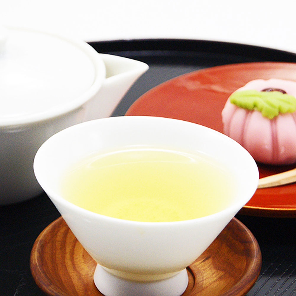 高級煎茶 「松」 100ｇ入り 宇治茶 お茶 日本茶 緑茶 お茶の葉 茶匠 みのる園 ギフト プレゼント Green Tea お茶の種類 お食事用 おやつ用 来客用 煎茶とは 煎茶道 普通蒸し 煎茶器