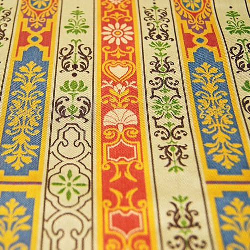 古帛紗 ロワール飾花文（しょっかもん） 龍村裂 茶道具 絹製品 正絹 裂布 茶器 茶筅 茶碗 棗 古帛紗 袱紗 茶巾 炭道具 灰 茶道具類 柄杓 水指 掛け軸 茶の湯道具 抹茶 お点前 水屋 お稽古