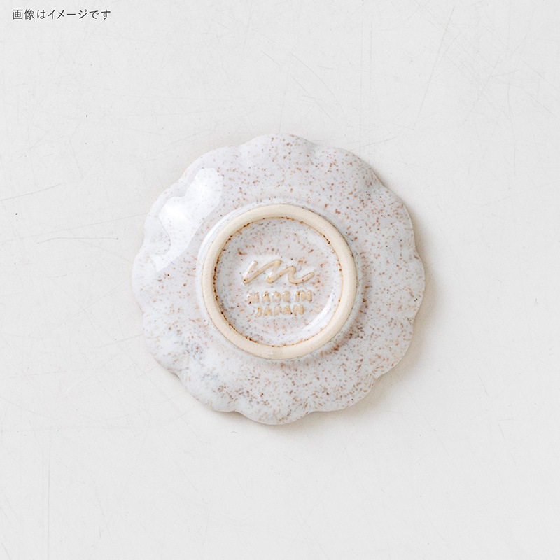 toiro plus(トイロプラス) 90輪花小皿 シアーホワイト