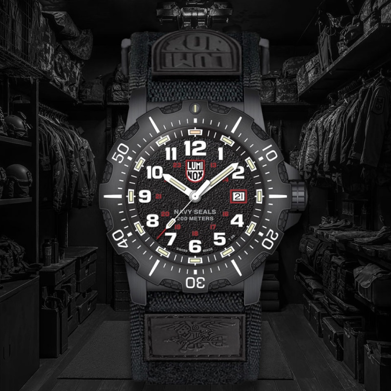 未使用/LUMINOX NAVY SEALs Ref.4231.Set LUMINOX（ルミノックス）NAVY SEAL 4230 SERIES【Ref.4231.SET