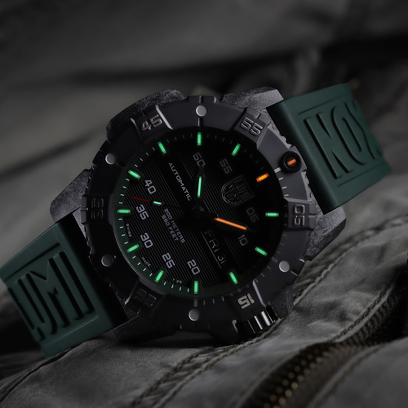 LUMINOX�ʥ�ߥΥå�����MASTER CARBON SEAL AUTOMATIC 3860 SERIES��Ref.3877��