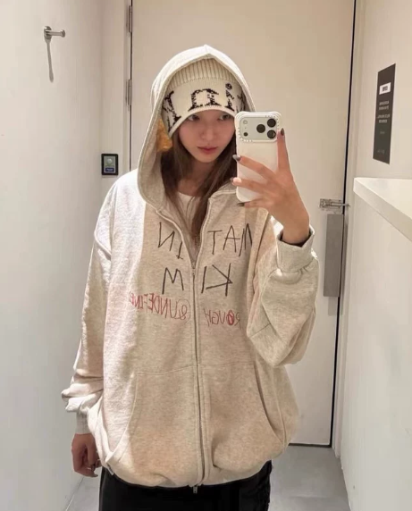 た*こ様 【新品タグ付き】Matin Kim クリーム色 ジップパーカー MATIN KIM ジップアップ フーディ パーカー VINTAGE WASHED GRAFFITI