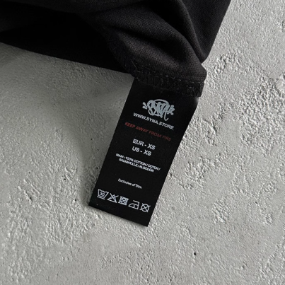 Syna World ロングスリーブ Tシャツ Syna Logo Longsleeve Tee