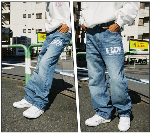 日本未入荷/88rising愛用☆MEDM☆コラボ デニム ジーンズ☆ MEDM X イニシャルD コラボプリント ジーンズ ストレートレッグ