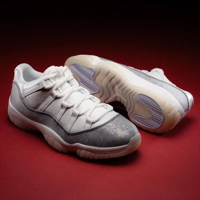 【美品未使用】NIKE AIR JORDAN 11 RETRO LOW AIR JORDAN 11 RETRO LOW｜NIKE｜SHOES（シューズ）｜【公式通販