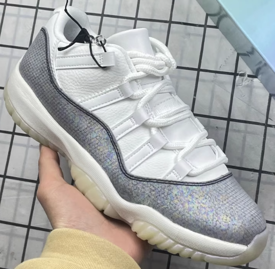 NIKE AIR JORDAN 11 RETRO LOW “Year Of The Snake“ HQ7000-001