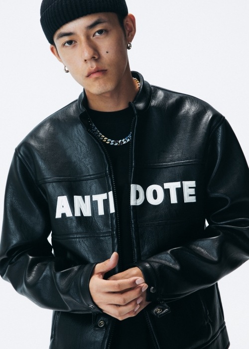 ANTIDOTE ロゴパッチ フェイクレザージャケット｜MIRISE(ミライズ)公式通販