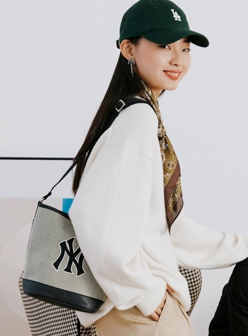 バッグ MLB KOREA Basic Big LogoCanvasBucketBag MLB Korea BASIC BIG LOGO CANVAS BUCKET BAG バケット