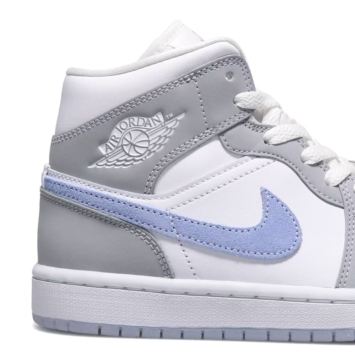 入手困難 Nike WMNS AIR JORDAN 1 MID WOLF GREY BQ6472-105