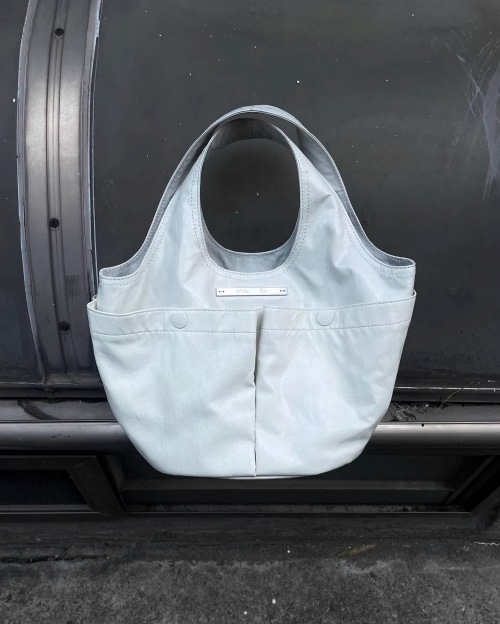 matin kim 新作 ダブルポケットトートバッグ タグ付き MATIN KIM 新作 トートバッグ DOUBLE POCKET WRINKLE TOTE BAG