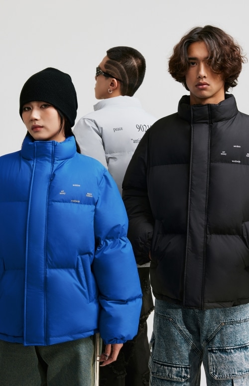 ANTIDOTE スタンドカラー ロゴ ダウンジャケット｜MIRISE(ミライズ