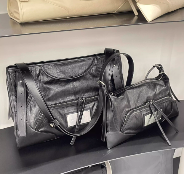 バッグ mathin kim TWO WAY STRAP SQUARE BAG MUSINSA | MATIN KIM TWO WAY STRAP SQUARE BAG IN BLACK