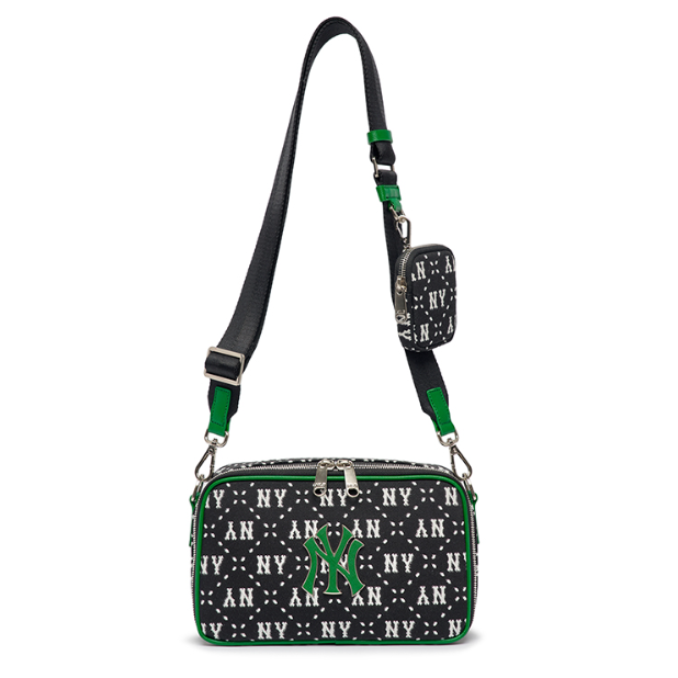 ◆MLB◆ DIA Monogram Short Padding 女性用 韓国人気 MLB Korea DIA MONOGRAM JACQUARD CROSS BAG ジャカード クロス