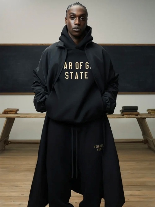 【大人気】Fear Of God テキスト ロゴ フーディ fear of god パーカー(セール(CM)ESSENTIALS FEAR OF GOD