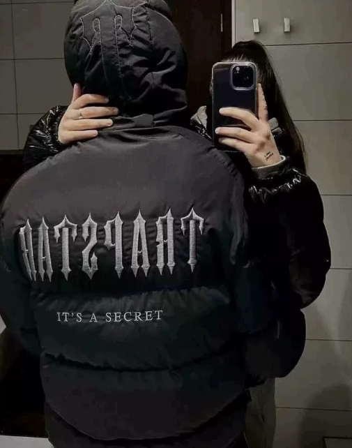 Trapstar London ダウンジャケット Decoded 2.0 Hooded Puffer Jacket