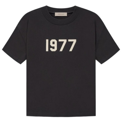 【買付済み・国内発送 】FOG ESSENTIALS 1977半袖Tシャツ FOG] Fear Of God Essentials 1977 半袖Tシャツ 1977 Short